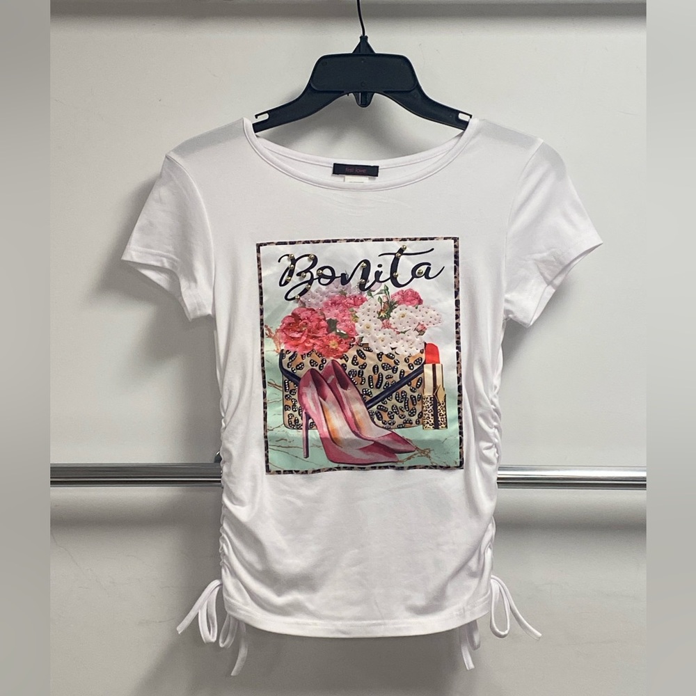 Short sleeve side cinch top with Bonita patch